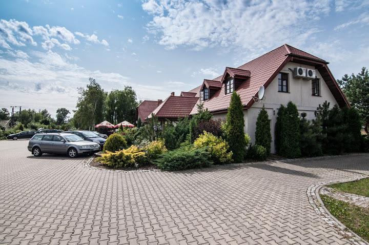 Pod Wierzba Hotel Uniejow Buitenkant foto